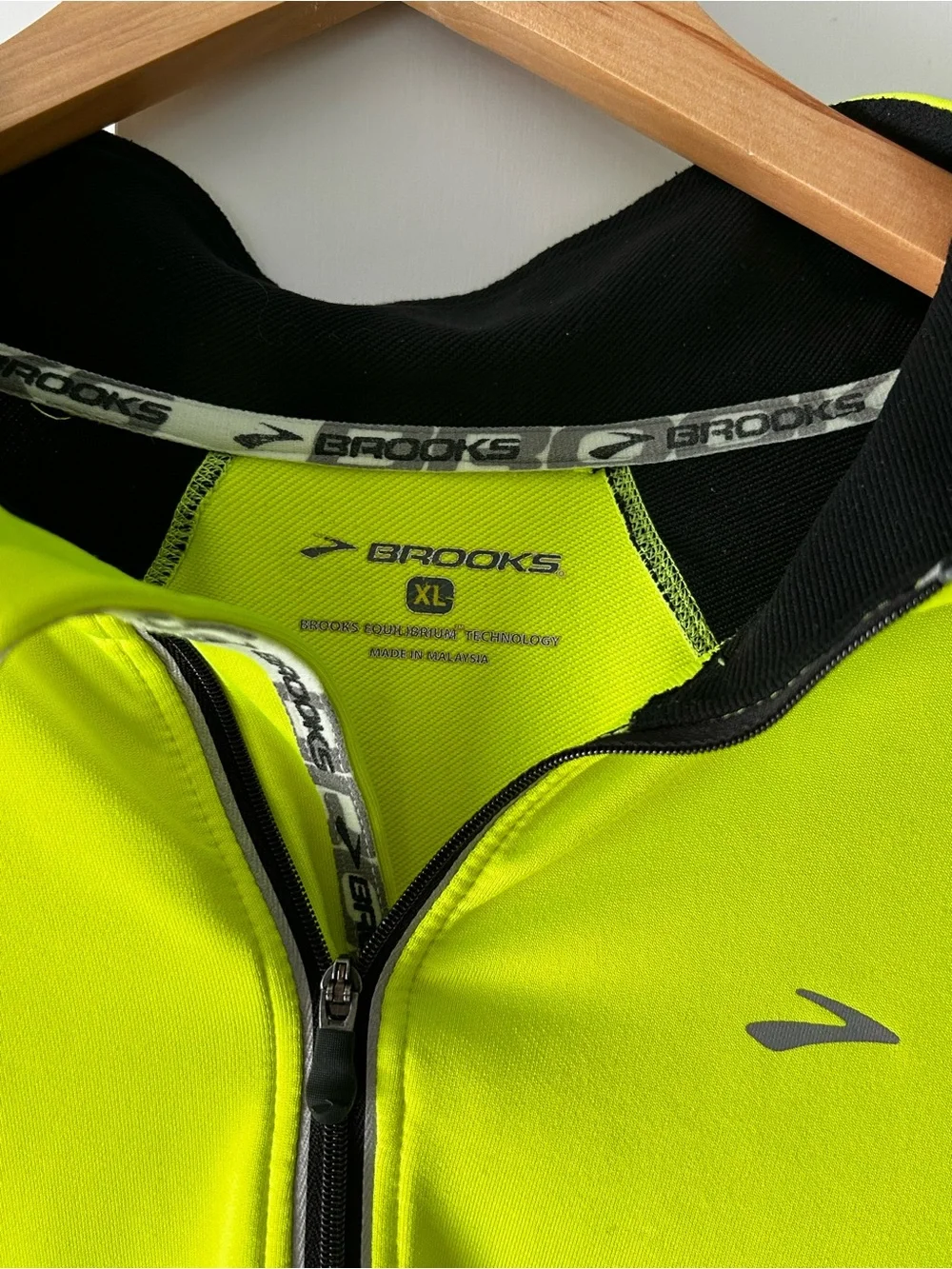 Brooks Men’s XL High-Visibility Yellow Half-Zip Running Pullover